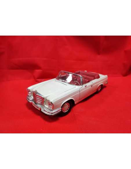 Mercedes 280 SE Cabriolet MAISTO 1/18° | Mercedes 280 SE Cabriolet |