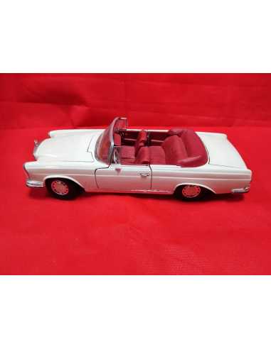 Mercedes 280 SE Cabriolet MAISTO 1/18° | Mercedes 280 SE Cabriolet |