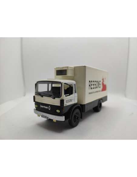 CAMION BERLIET 130 B11 RESSONS PRODUIT LAITIERS IXO N°46 1/43° | Camion Berliet 130 B11 RESSONS de 1978 |