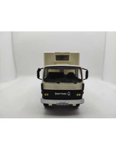 CAMION BERLIET 130 B11 RESSONS PRODUIT LAITIERS IXO N°46 1/43° | Camion Berliet 130 B11 RESSONS de 1978 |
