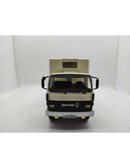CAMION BERLIET 130 B11 RESSONS PRODUIT LAITIERS IXO N°46 1/43° | Camion Berliet 130 B11 RESSONS de 1978 |