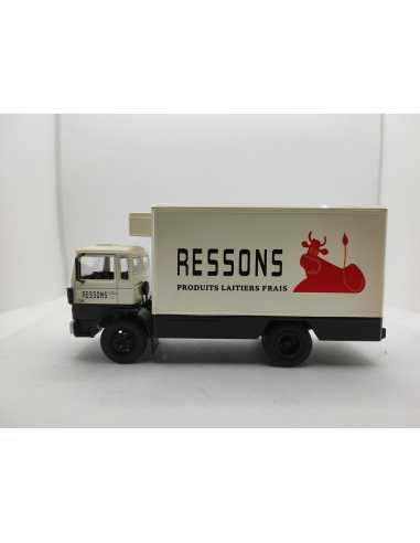 CAMION BERLIET 130 B11 RESSONS PRODUIT LAITIERS IXO N°46 1/43° | Camion Berliet 130 B11 RESSONS de 1978 |