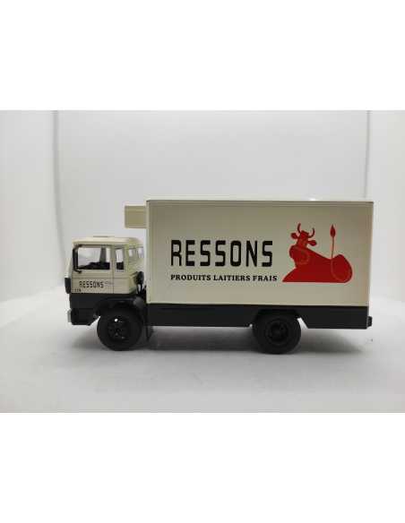 CAMION BERLIET 130 B11 RESSONS PRODUIT LAITIERS IXO N°46 1/43° | Camion Berliet 130 B11 RESSONS de 1978 |