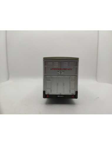 CAMION BERLIET GBK TRANSPORT DE CHEVAUX IXO 1/43° | Camion Berliet GBK Transport de chevaux |
