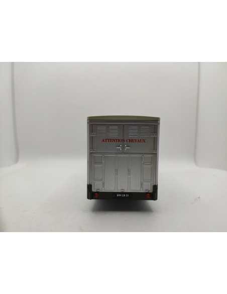 CAMION BERLIET GBK TRANSPORT DE CHEVAUX IXO 1/43° | Camion Berliet GBK Transport de chevaux |