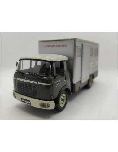 CAMION BERLIET GBK TRANSPORT DE CHEVAUX IXO 1/43° | Camion Berliet GBK Transport de chevaux |