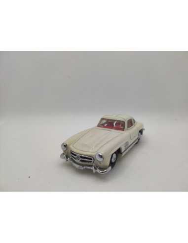 MERCEDES BENZ 300SL COUPE GULLWING DINKY TOYS N° DY 12 1/43° | Mercedes Benz 300 SL Coupé Gullwing de 1955 |
