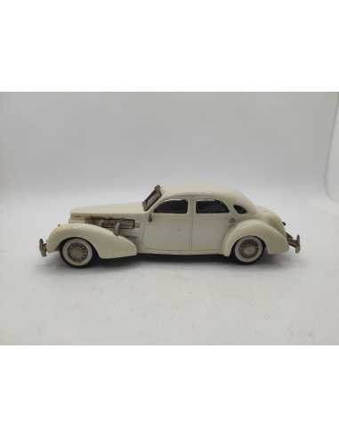 CORD 812 CUSTOM WESTERN MODELS N° 11022F 1/43° | Cord 812 Custom Blanc Cassé de 1937 |