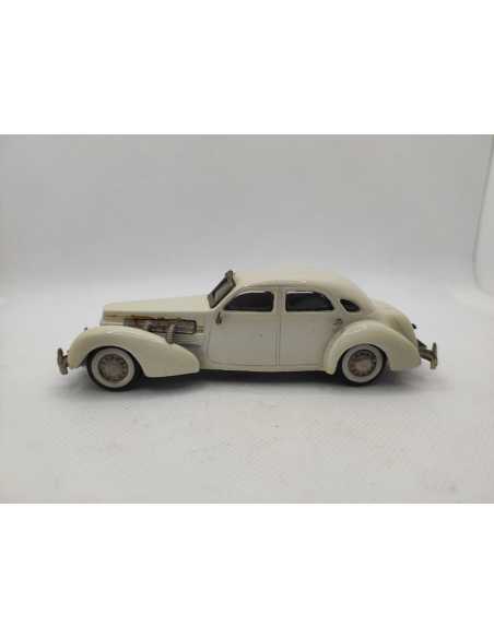CORD 812 CUSTOM WESTERN MODELS N° 11022F 1/43° | Cord 812 Custom Blanc Cassé de 1937 |