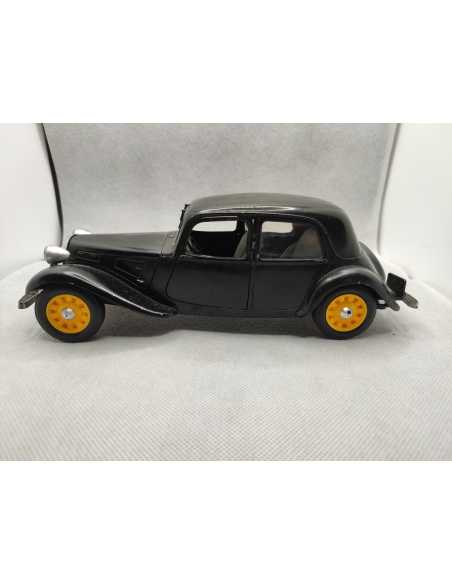 CITROEN TRACTION 11BL - CHAMPION HI-FI - 1/18eme | Citroen Traction 11BL Champion Hi-Fi - 1/18eme |