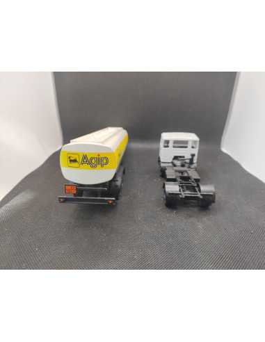 BEDFORD CAMION-CITERNE "AGIP" - CONRAD - N° 32 1/50 | Bedford Camion Citerne AGIP n°32 |