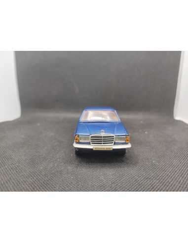 MERCEDES BENZ 230 C - CONRAD - N° 3060 - 1/35 | Mercedes Benz 230 C - 280 C - 280 CE |
