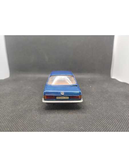 MERCEDES BENZ 230 C - CONRAD - N° 3060 - 1/35 | Mercedes Benz 230 C - 280 C - 280 CE |
