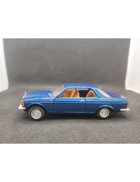 MERCEDES BENZ 230 C - CONRAD - N° 3060 - 1/35 | Mercedes Benz 230 C - 280 C - 280 CE |