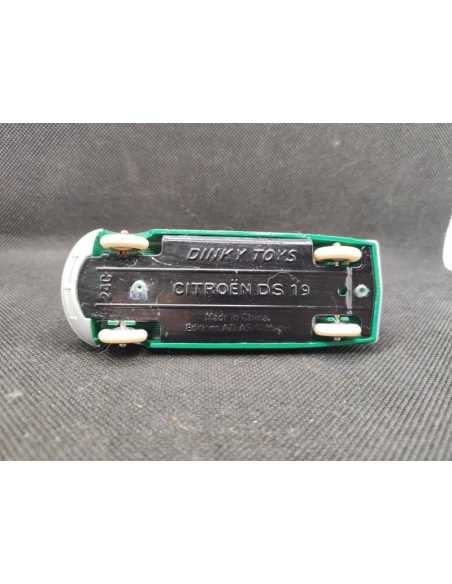 CITROEN DS 19 VERTE - DINKY TOYS - N° 24C - 1/43 | Citroën DS 19 Verte - Dinky toys -24C |