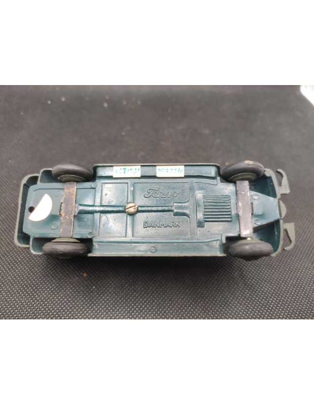 TRIANGEL FOURGON DE POLICE - TECHNO - N° 427 1/43° | Triangel Fourgon de police - 427 |