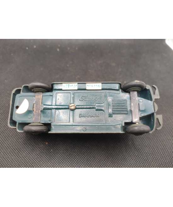 TRIANGEL FOURGON DE POLICE - TECHNO - N° 427 1/43° | Triangel Fourgon de police - 427 |