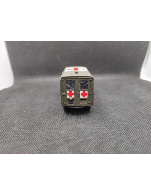 SAVIEM TP3 MILITAIRE SANITAIRE - PARADE - N° 6- 1/50 | Saviem TP3 Militaire Sanitaire - 6 |