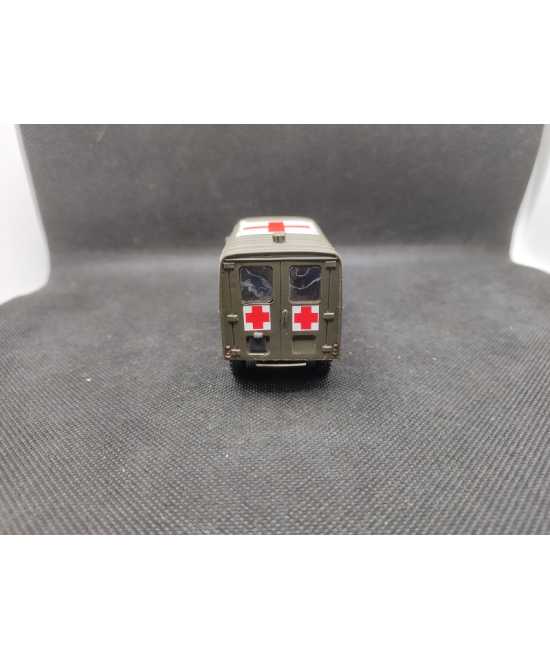 SAVIEM TP3 MILITAIRE SANITAIRE - PARADE - N° 6- 1/50 | Saviem TP3 Militaire Sanitaire - 6 |