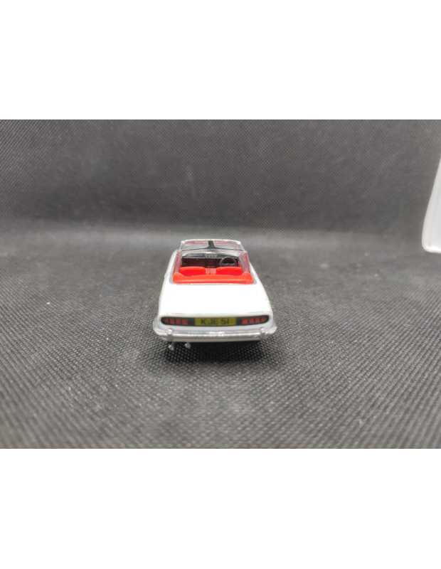 TRIUMPH STAG BLANCHE DE 1969 - DINKY MATCHBOX - N° DY28 - 1/43 | Triumph Stag Blanche de 1969   - DY28 |