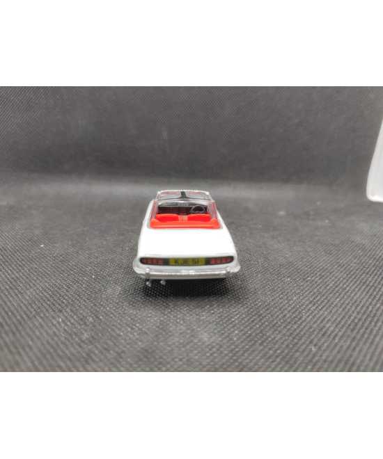 TRIUMPH STAG BLANCHE DE 1969 - DINKY MATCHBOX - N° DY28 - 1/43 | Triumph Stag Blanche de 1969   - DY28 |
