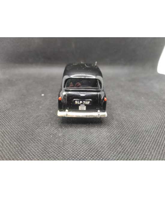 AUSTIN FX4 TAXI LONDON - IXO - 1/43 | Austin FX4 Taxi London de 1965 |