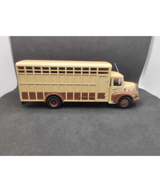 UNIC ZU 66 TB BETAILLERE - IXO - N° 47- 1/43 | Unic ZU 66 TB bétaillère de 1961-  47 |