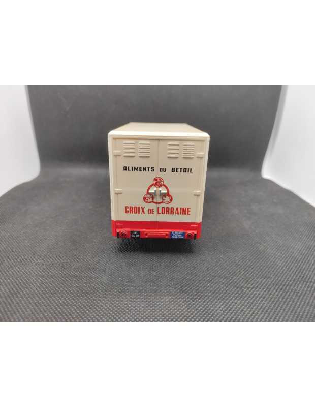 CAMION UNIC MZ 36 SAVERNE CROIX DE LORRAINE - IXO - 1/43 | Unic MZ 36 Saverne Croix de Lorraine |