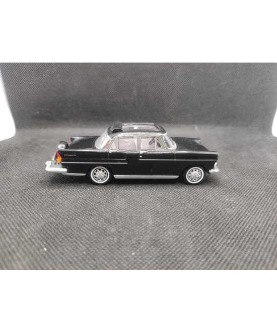 SIMCA CHAMBORD PRESIDENCE 1958 - SOLIDO - N° 4570 - 1/43 | Simca Chambord Présidence de 1958 - 4570 |