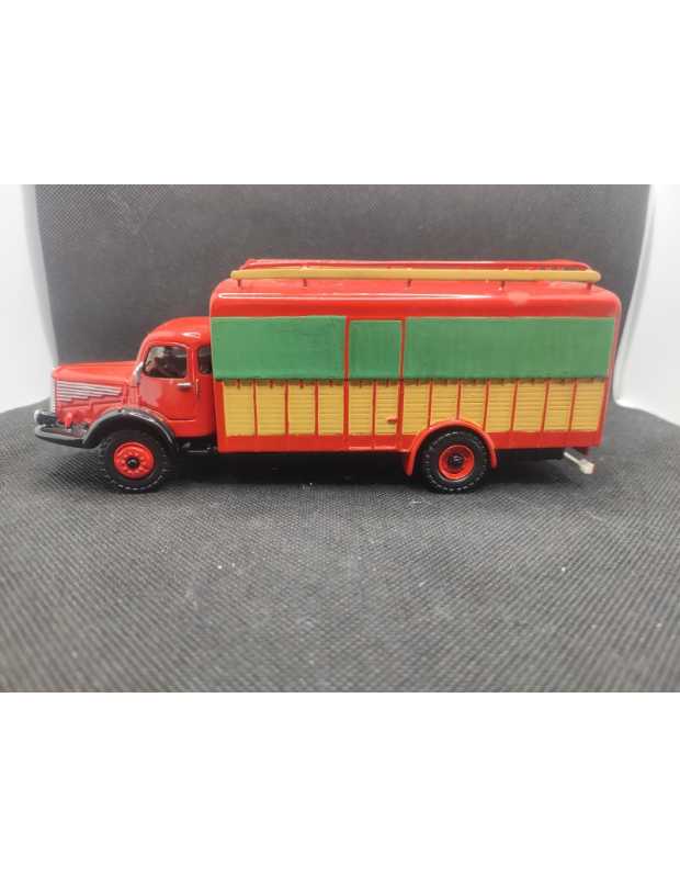 CAMION UNIC ZU 72 R "FOURGON PRIMEUR" - MINITRUCKS - N° 169 - 1/50 | Camion Unic ZU 72 R "Fourgon Primeur" de 1951 - 169 |
