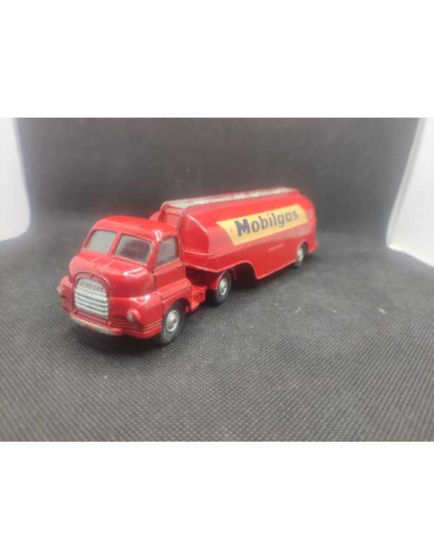 CAMION BIG BEDFORD TRACTOR UNIT "MOBILGAS" - CORGI TOYS - N° 1110 - 1/43 | Camion Big Bedford Tractor Unit "MOBILGAS" - 121 |