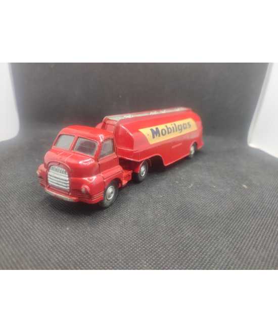 CAMION BIG BEDFORD TRACTOR UNIT "MOBILGAS" - CORGI TOYS - N° 1110 - 1/43 | Camion Big Bedford Tractor Unit "MOBILGAS" - 121 |