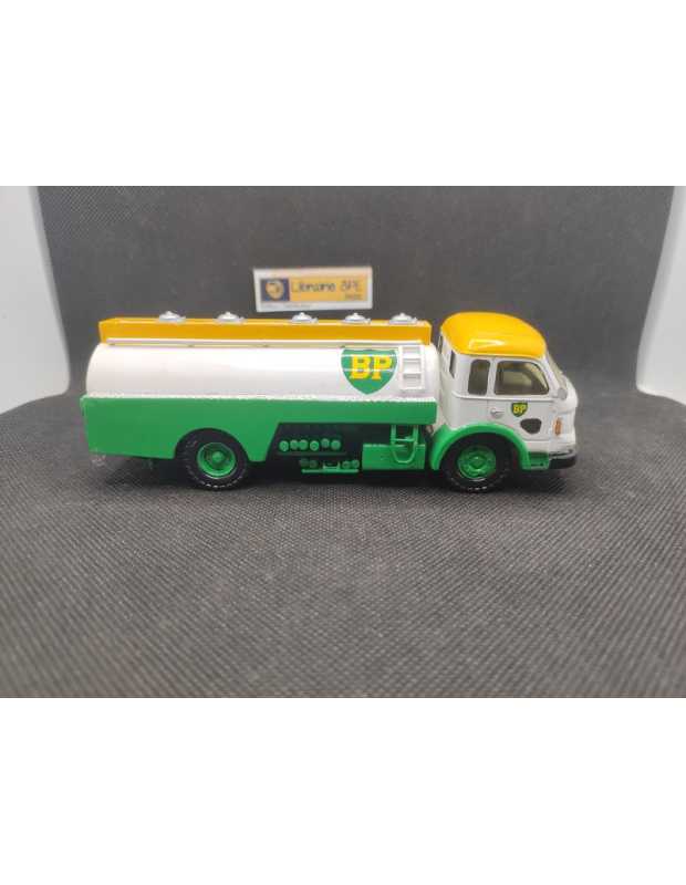 CAMION SAVIEM JL 23 CITERNE "BP" - MINITRUCKS - N° 71 - 1/50 | Camion Saviem JL 23 Citerne BP - 71 |