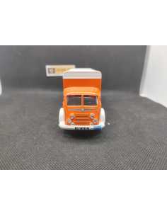 CAMION RENAULT FAINEANT "RENAULT SERVICE" - CORGI - N° 71002 - 1/50 | Camion renault Fainéant "Renault Service" de 1957 | 2