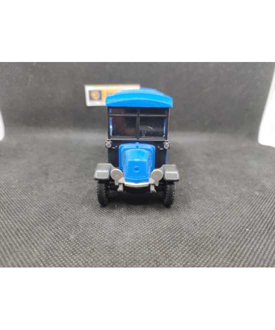RENAULT VAN 1926 PATISSERIE MARCEL GARDET - CORGI - C824 - 1/43 | Renault Van 1926 Patisserie Marcel Gardet - C824 |