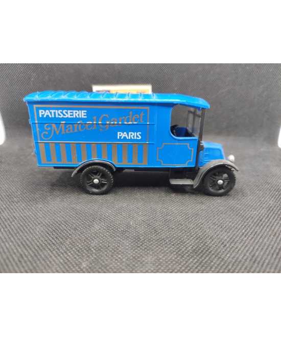 RENAULT VAN 1926 PATISSERIE MARCEL GARDET - CORGI - C824 - 1/43 | Renault Van 1926 Patisserie Marcel Gardet - C824 |