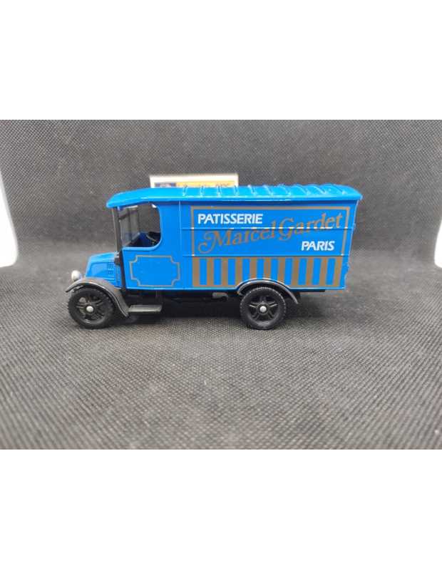 RENAULT VAN 1926 PATISSERIE MARCEL GARDET - CORGI - C824 - 1/43 | Renault Van 1926 Patisserie Marcel Gardet - C824 |
