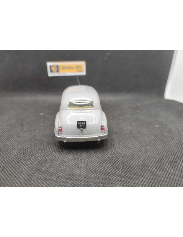 ZIS 110 DE 1947 - IST MODELS - N° IST094 - 1/43 | ZIS 110 de 1947 - Ist094 |
