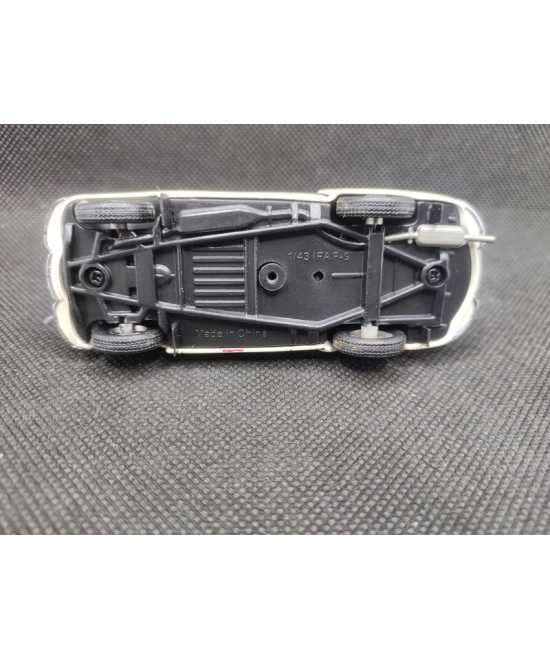 IFA F9 CABRIOLET DE 1953 - IST MODELS - N° IST021 - 1/43EME | IFA F9 Cabriolet de 1953 - Ist026 |