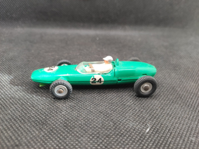 LOTUS RACING CAR N° 24 - DINKY TOYS GB - N° 241 | Lotus Racing Car n°24 - 241 |
