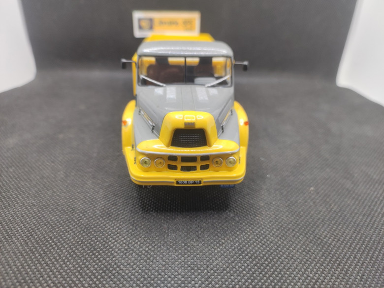 CAMION UNIC ZU PLATEAU 1958 - IXO - N° 59730 - 1/43 | Unic Izoard ZU Plateau de 1958 - 59730 |