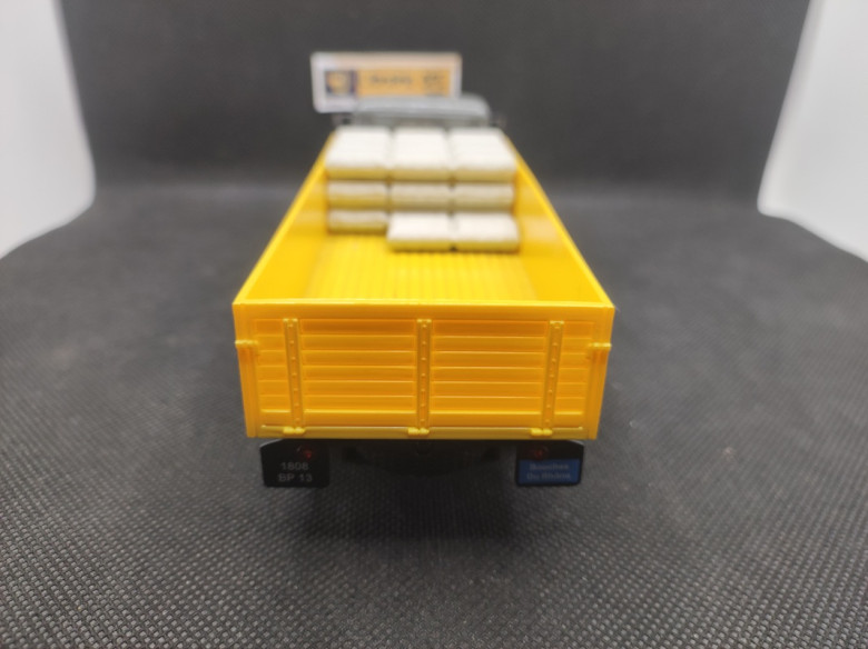 CAMION UNIC ZU PLATEAU 1958 - IXO - N° 59730 - 1/43 | Unic Izoard ZU Plateau de 1958 - 59730 |