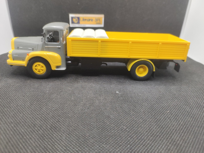 CAMION UNIC ZU PLATEAU 1958 - IXO - N° 59730 - 1/43 | Unic Izoard ZU Plateau de 1958 - 59730 |
