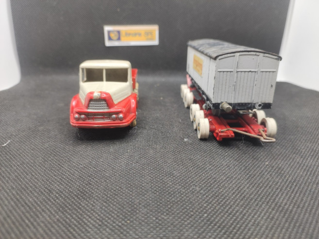 TRACTEUR UNIC IZOARD PORTE WAGON "KRONENBOURG" - JRD - 3.78 - 1/50 | Tracteur Unic Izoard Porte Wagon Kronenbourg - 3.78 |