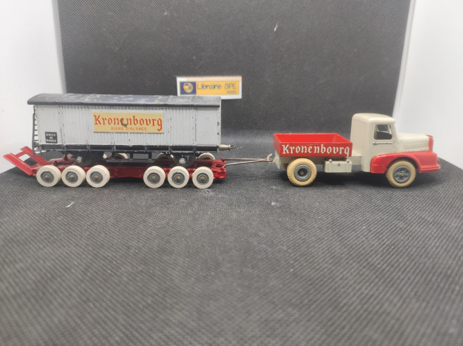TRACTEUR UNIC IZOARD PORTE WAGON "KRONENBOURG" - JRD - 3.78 - 1/50 | Tracteur Unic Izoard Porte Wagon Kronenbourg - 3.78 |