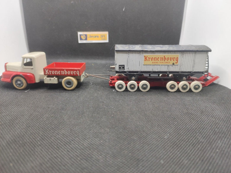 TRACTEUR UNIC IZOARD PORTE WAGON "KRONENBOURG" - JRD - 3.78 - 1/50 | Tracteur Unic Izoard Porte Wagon Kronenbourg - 3.78 |