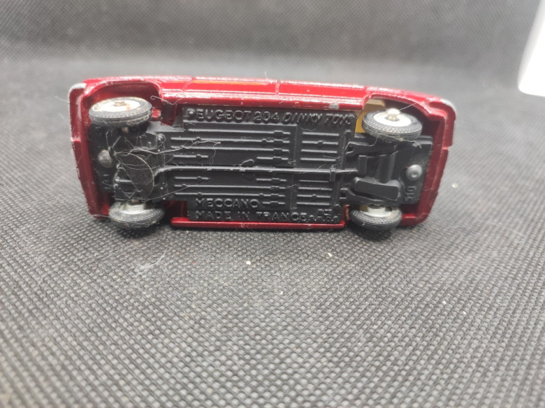 PEUGEOT 204 BERLINE - DINKY TOYS FR - N° 510 - 1/43 | Peugeot 204 Berline - 510 |