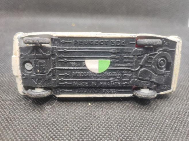 PEUGEOT 304 BERLINE BLANCHE - DINKY TOYS FR - N° 1428 - 1/43 | Peugeot304 Berline Blanche - 1428 |