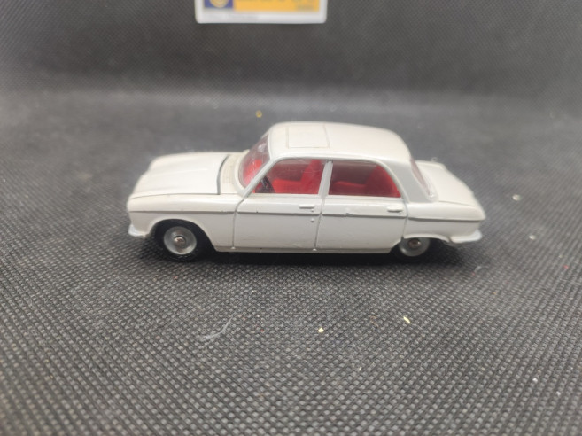 PEUGEOT 204 BLANCHE - DINKY TOYS SPAIN - N° 510 - 1/43 | Peugeot 204 Blanche - 510 |