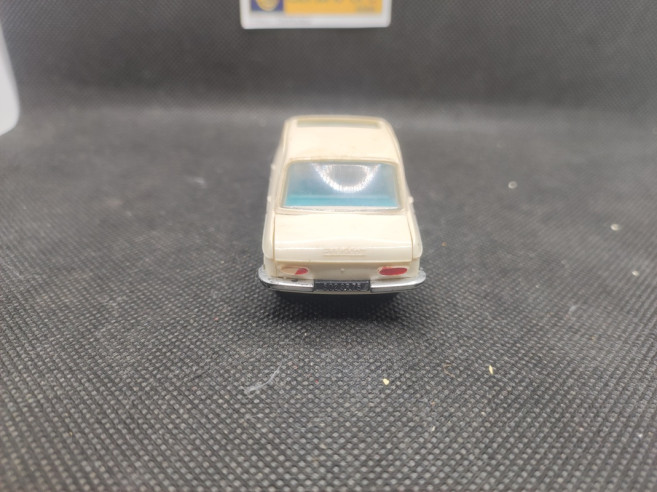 PEUGEOT 204 - NOREV - N° 5 - 1/43 | Peugeot 204 - 5 |